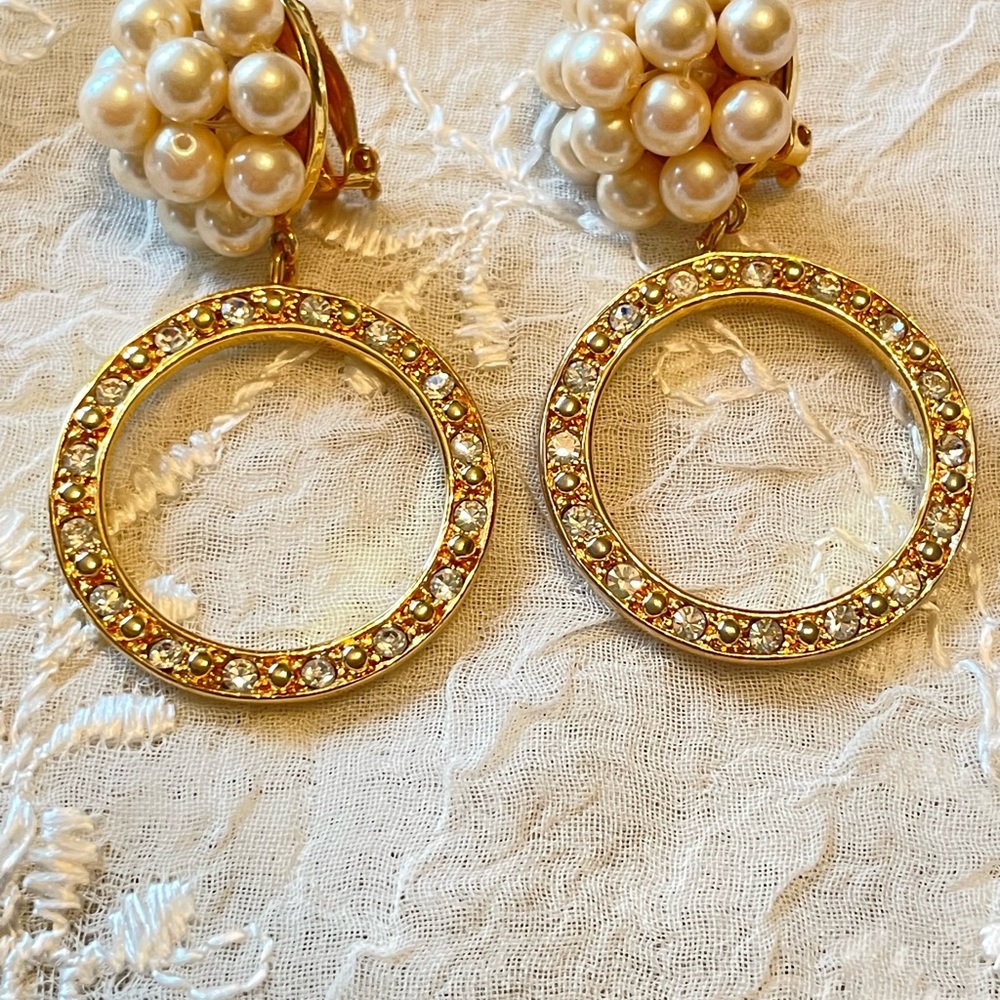 Elegant Gold-toned and Silver-toned Women's Clip Earrings Set. - Picture 8 of 8